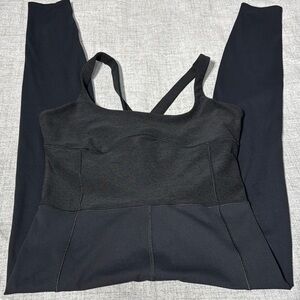 NWOT. Vuori colorblock corset jumpsuit! Size Large. Inseam 27”